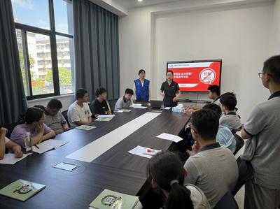 泰州姜堰羅塘街道“關(guān)愛之家”為青少年筑牢網(wǎng)絡安全“防護墻”